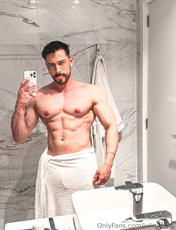 324 Brazilian hunk Júlio Iomes julioiomes peterpec onlyfans porn