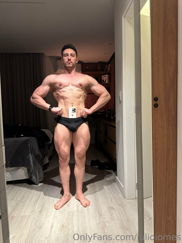 356 Brazilian hunk Júlio Iomes julioiomes peterpec onlyfans porn