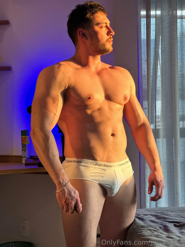 391 Brazilian hunk Júlio Iomes julioiomes peterpec onlyfans porn