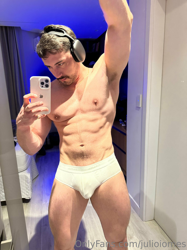 406 Brazilian hunk Júlio Iomes julioiomes peterpec onlyfans porn