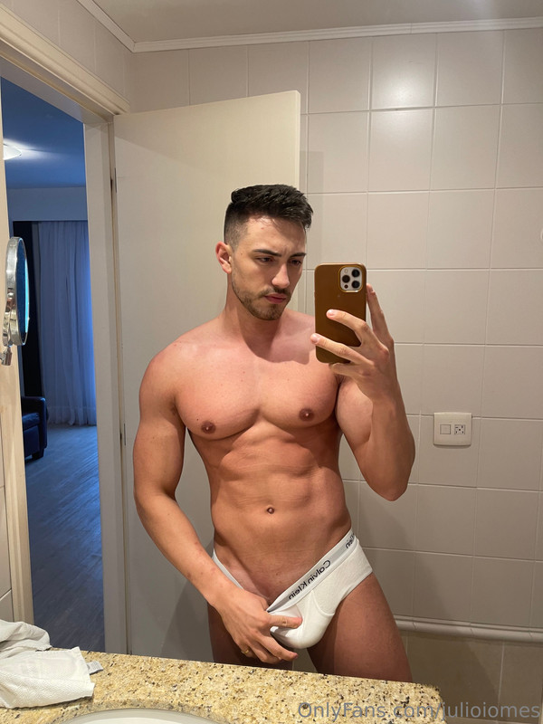 410 Brazilian hunk Júlio Iomes julioiomes peterpec onlyfans porn