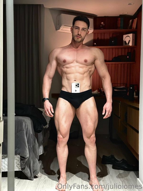 426 Brazilian hunk Júlio Iomes julioiomes peterpec onlyfans porn