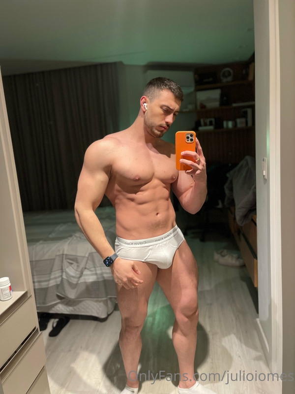 450 Brazilian hunk Júlio Iomes julioiomes peterpec onlyfans porn