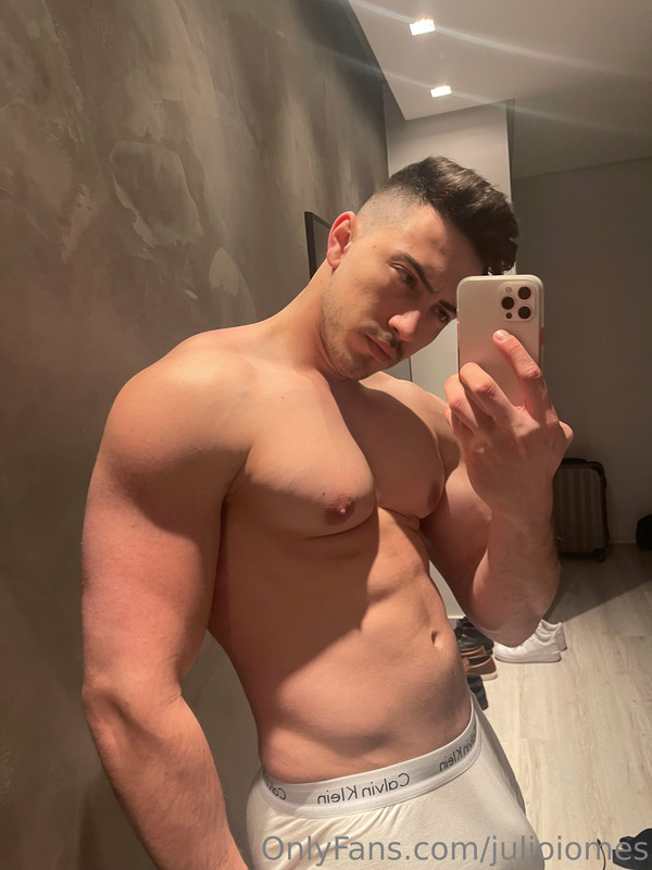 452 Brazilian hunk Júlio Iomes julioiomes peterpec onlyfans porn