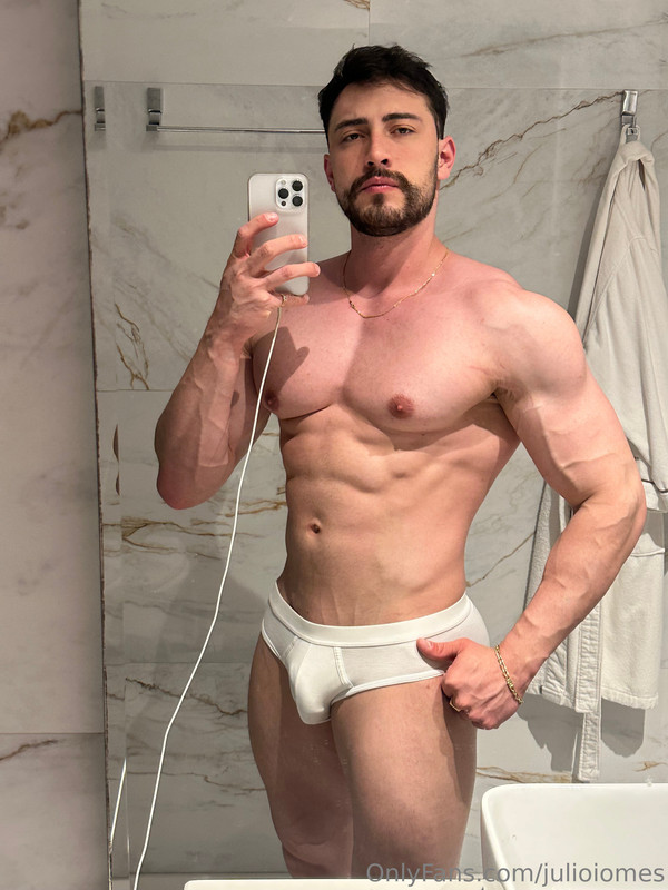 475 Brazilian hunk Júlio Iomes julioiomes peterpec onlyfans porn