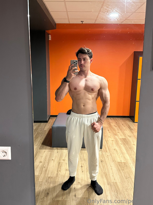 489 Brazilian hunk Júlio Iomes julioiomes peterpec onlyfans porn