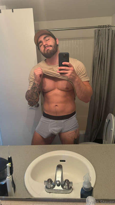 tyson_stevenn Tyson Steven masturbating