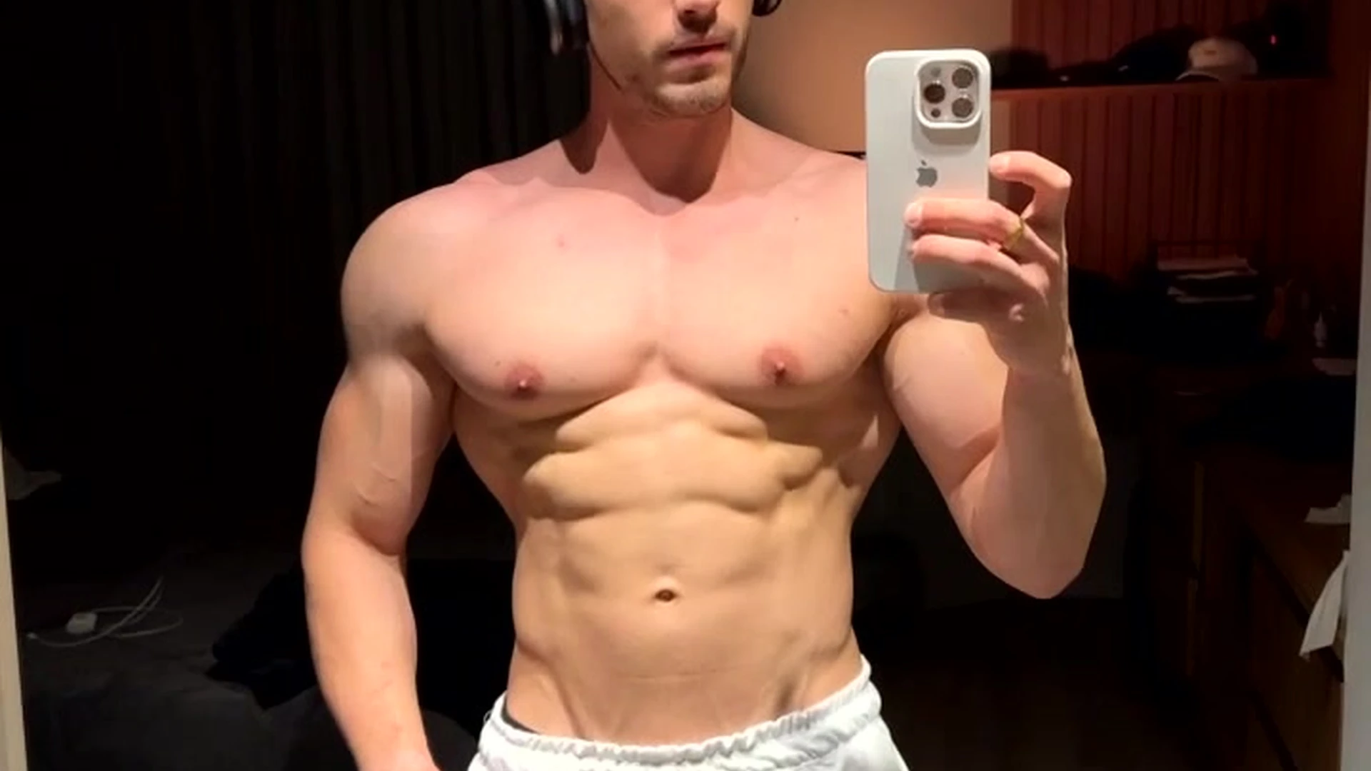 Confident  brazilian Júlio Iomes masturbating