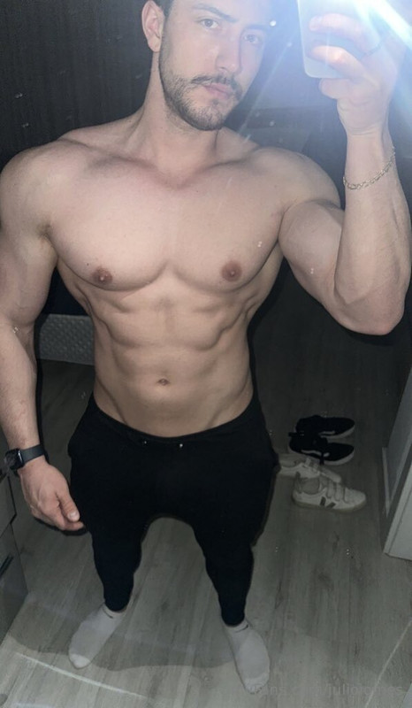 518 Brazilian hunk Júlio Iomes julioiomes peterpec onlyfans porn