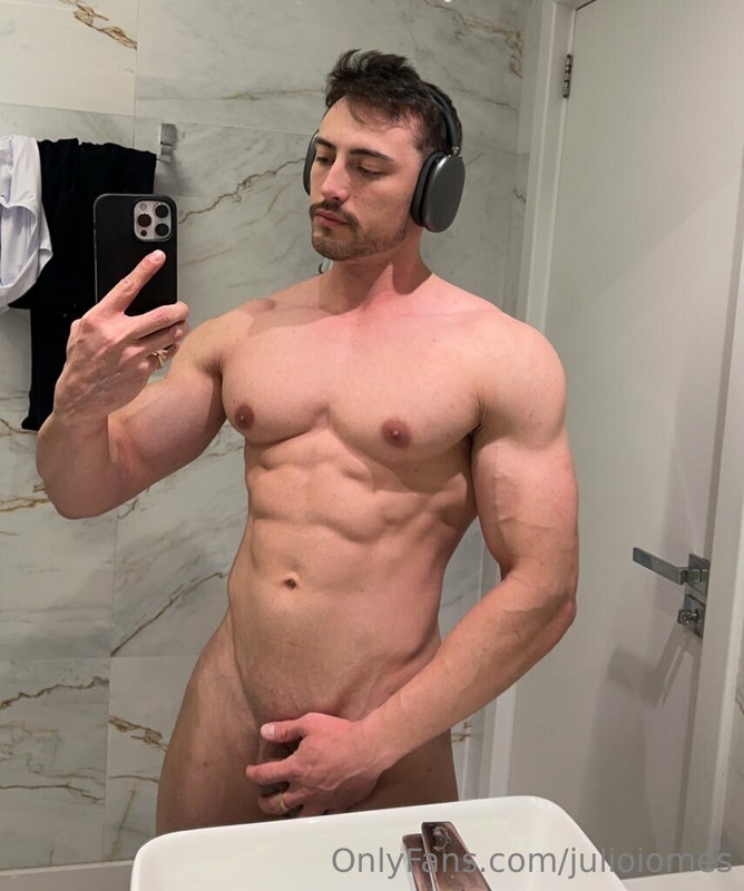 520 Brazilian hunk Júlio Iomes julioiomes peterpec onlyfans porn