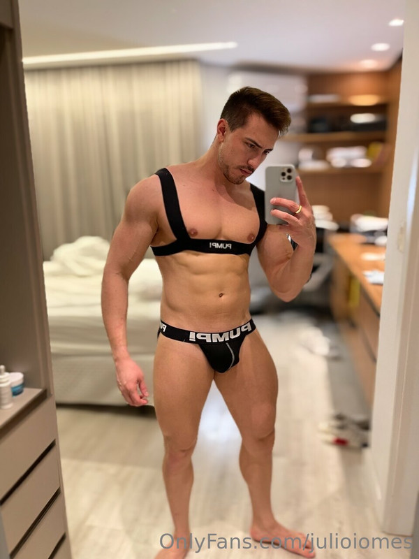 525 Brazilian hunk Júlio Iomes julioiomes peterpec onlyfans porn