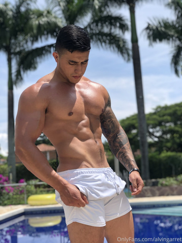 fitness model Macharrán Garret Alvin nude pecs