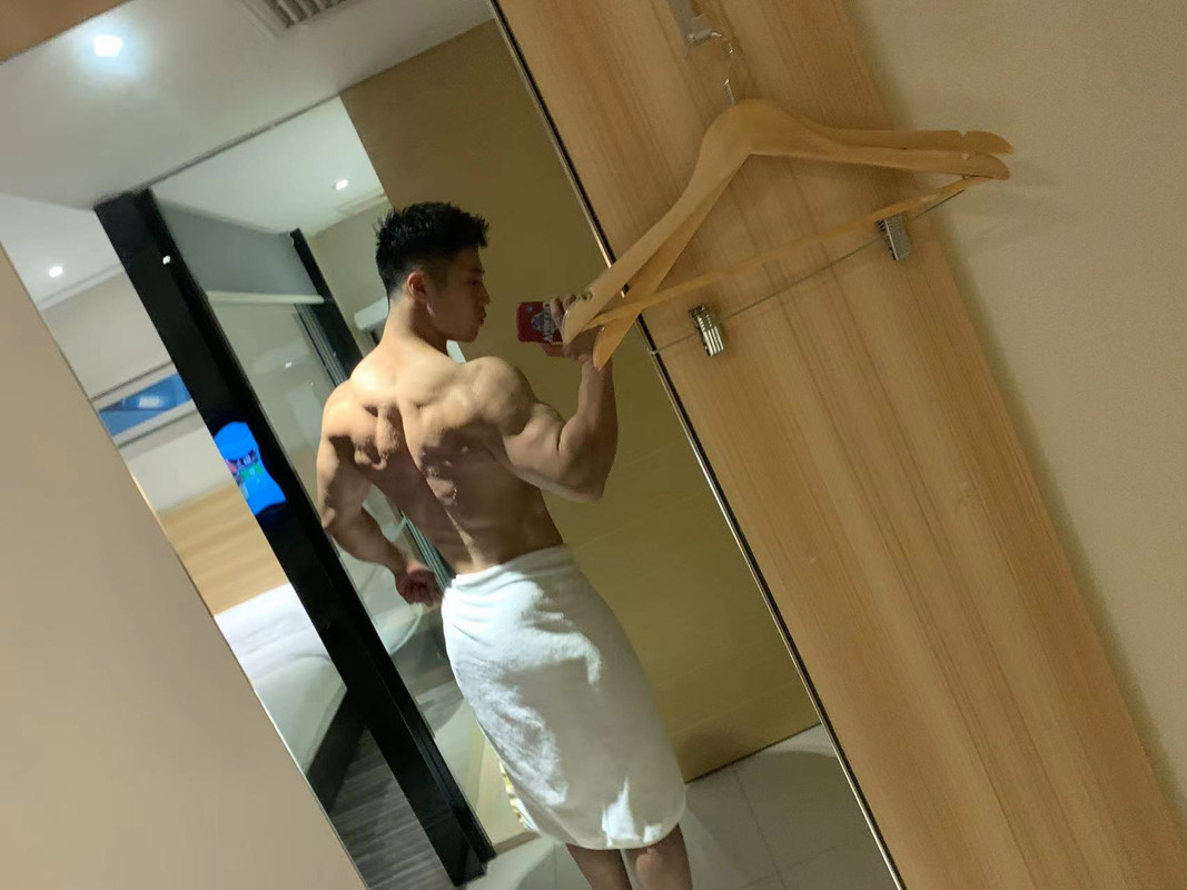 hunky shag  stud 韩郅鹏 Nude leak OF