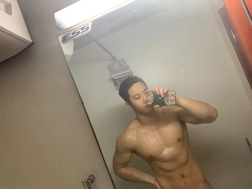 Epic sporty hunk 韩郅鹏 onlyfan fullvideo