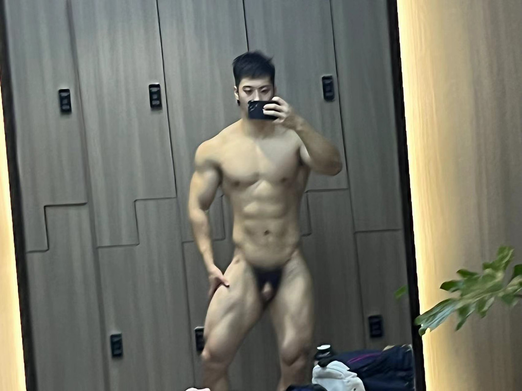 hunk 韩郅鹏 naked Clip