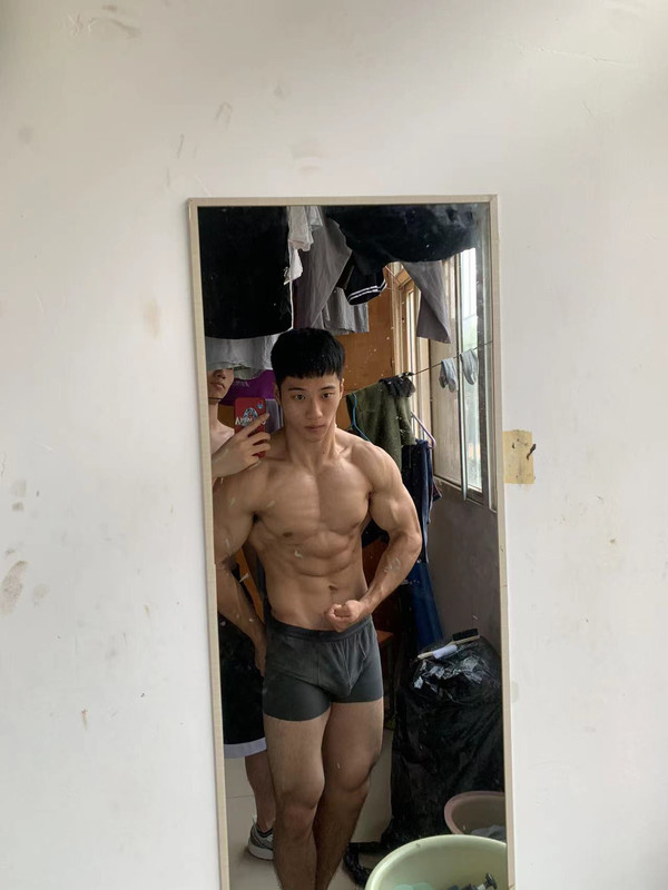 Self-assured ass play 韩郅鹏 nude pics