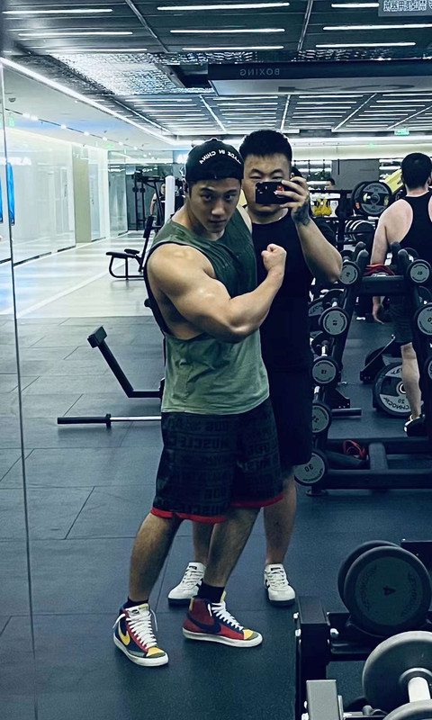 brave muscles 韩郅鹏 leak