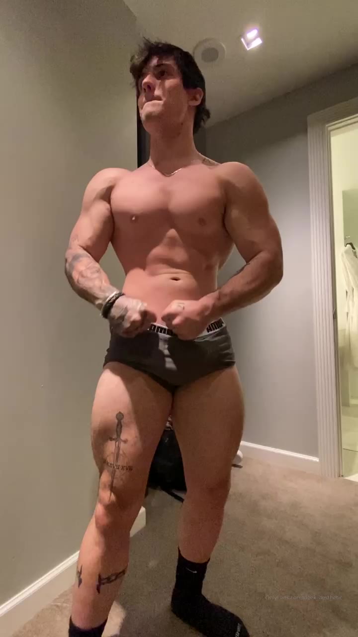 Sensational slutty hoe deekaesthetic Derek Martin