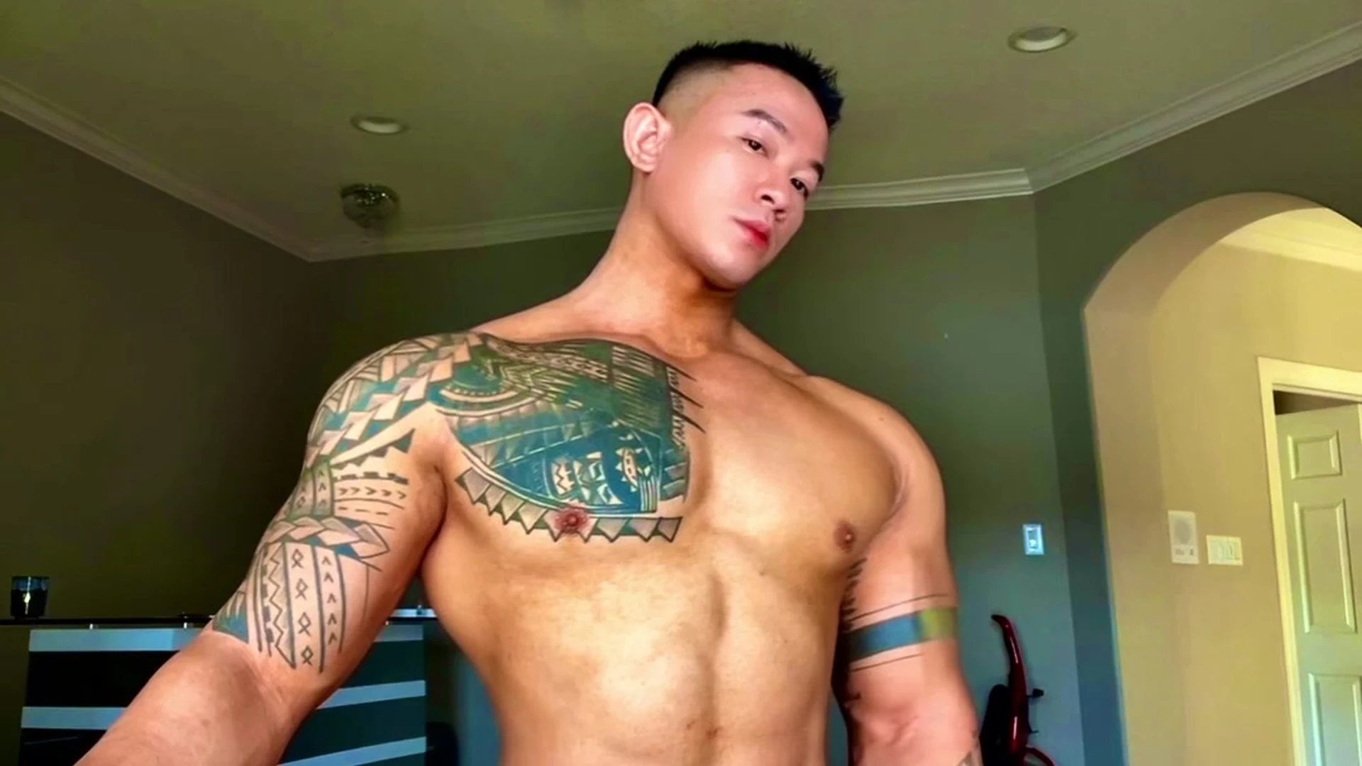 Exposed hunky abs mikehoangs1992 Nude Patreon