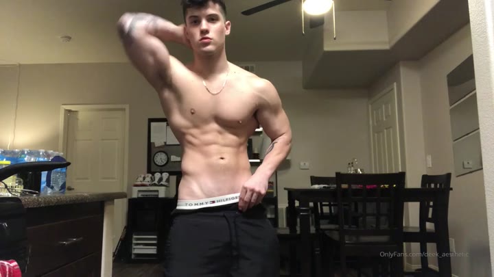 shy jerking off DerekXMartin deek_aesthetic fapello