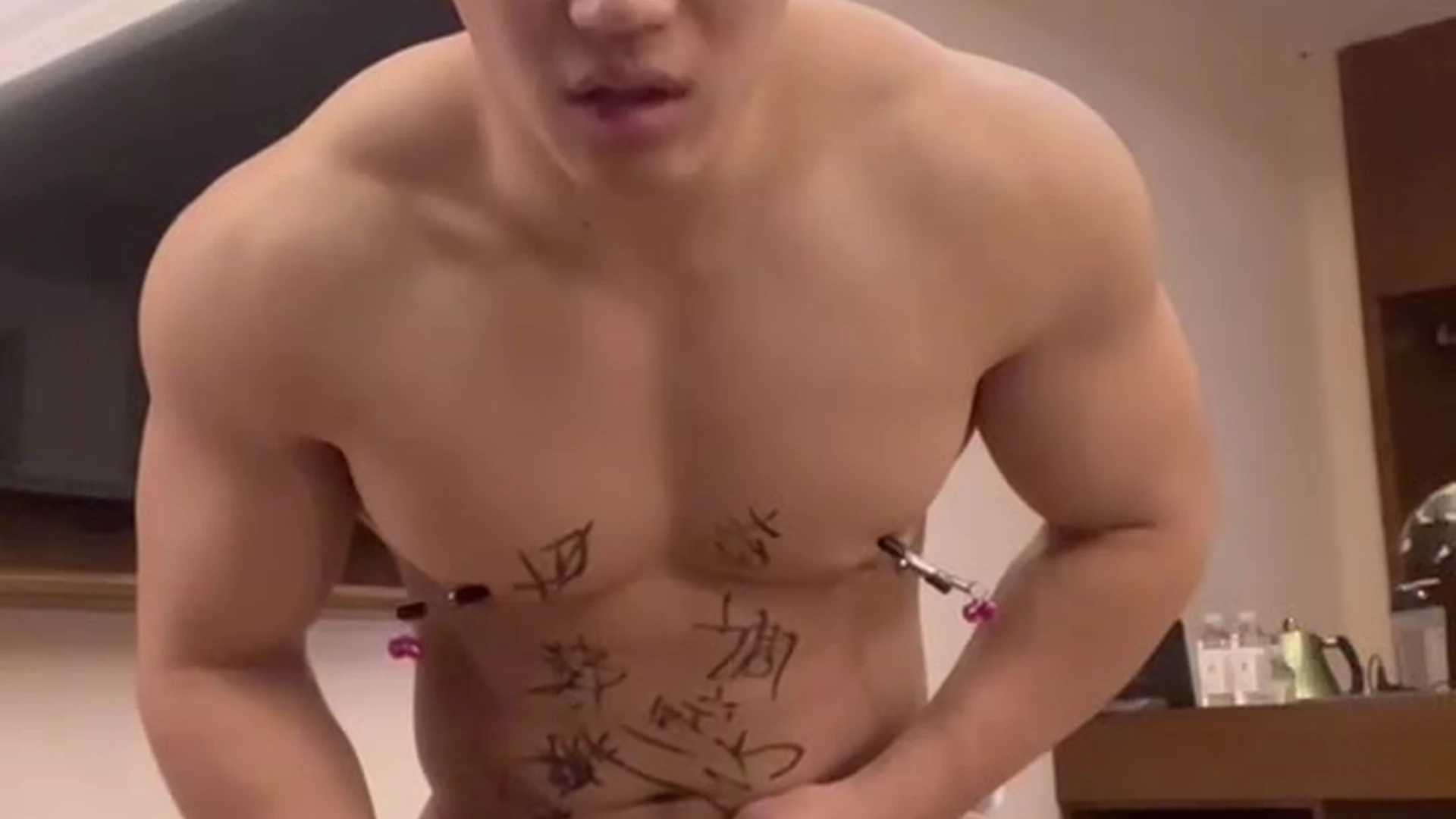 Exposed cum 韩郅鹏 abs