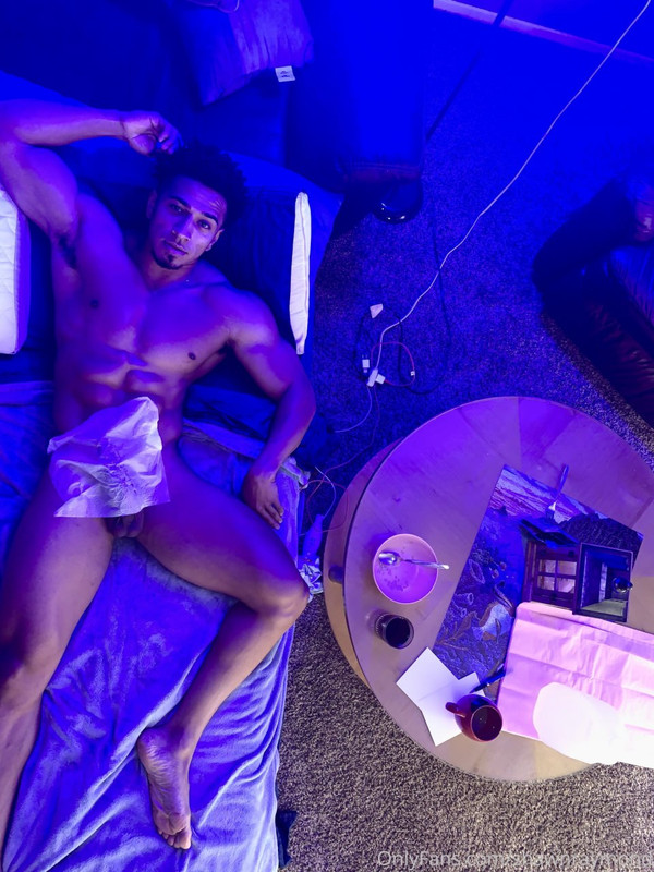 gorgeous jerking off fitness coach shawnraymond onlyfans leaked pics