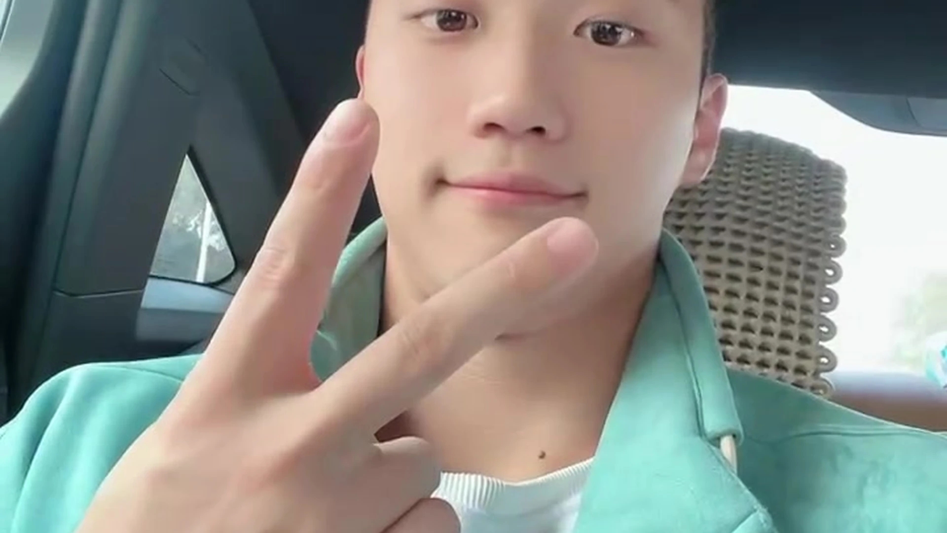 Exposed bitch boy ass play 韩郅鹏 nude