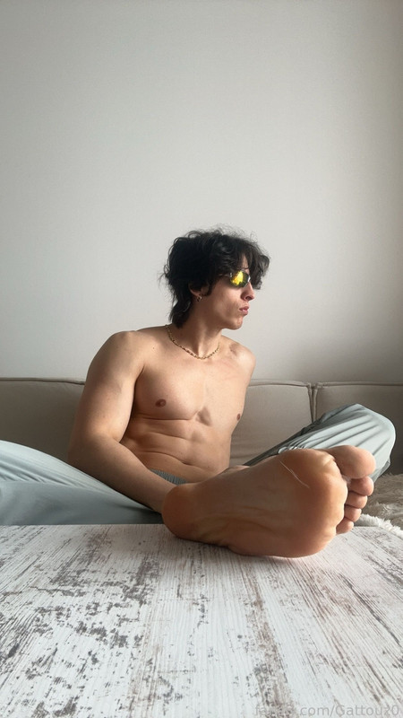 Exposed eboy golden shower Gattouz0 Leaked Onlyfans