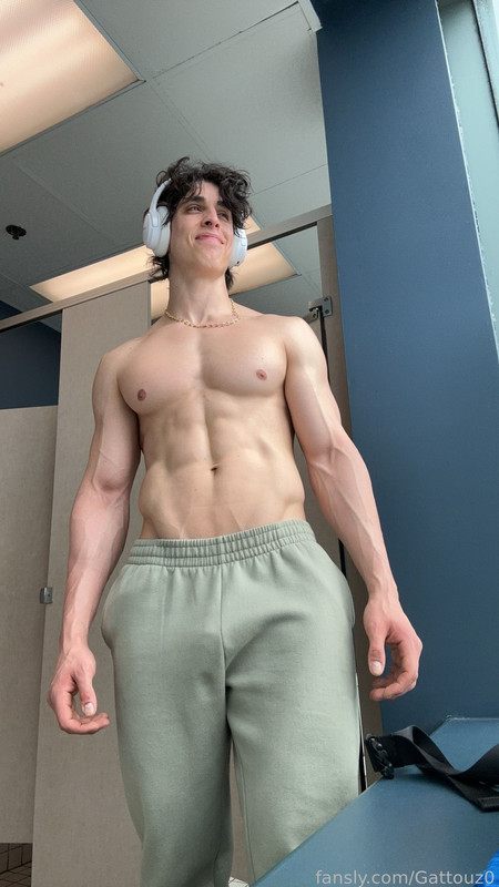hunky golden shower Youssef khelil Leak release
