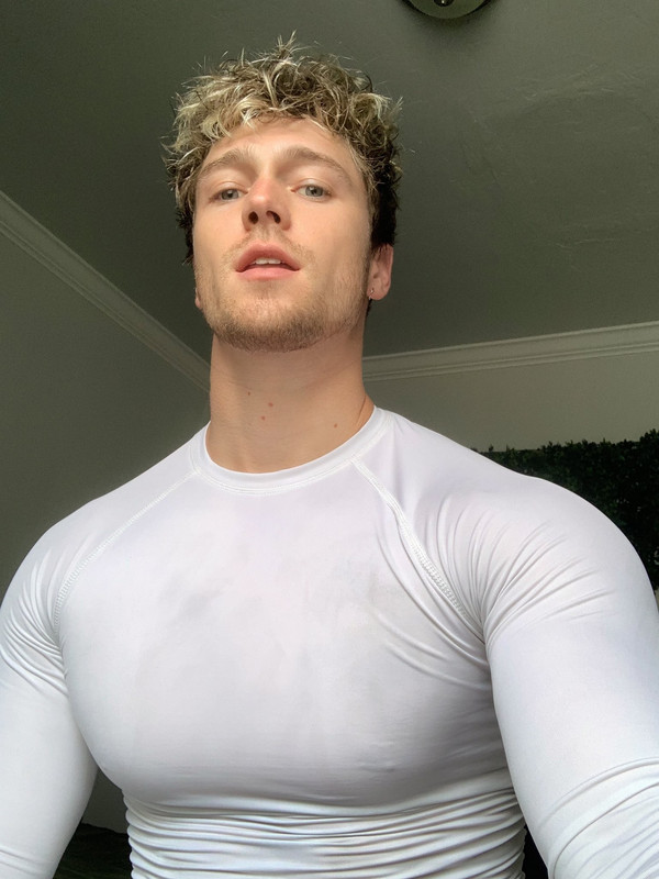 Sensational Confident  owenrobert oh_and big pecs