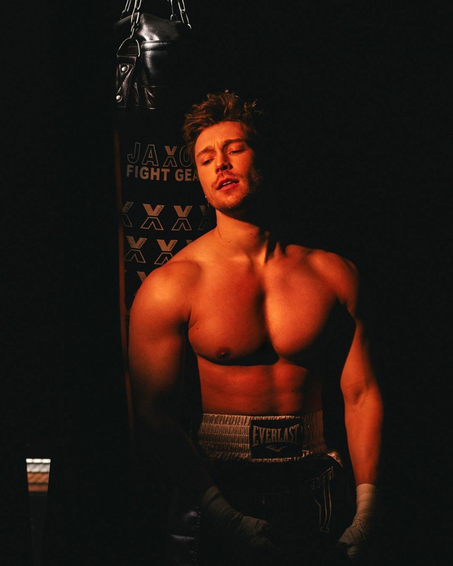 fit owenrobert oh_and   Exposed