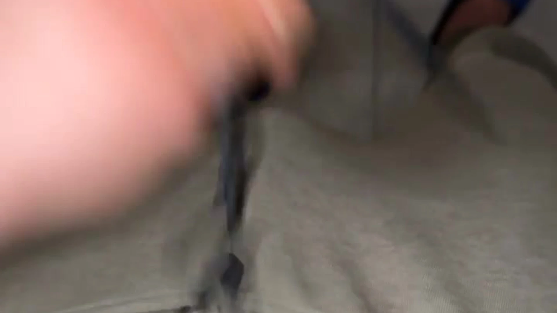 hairy urinating 0zuottag Gattouz0 leaks