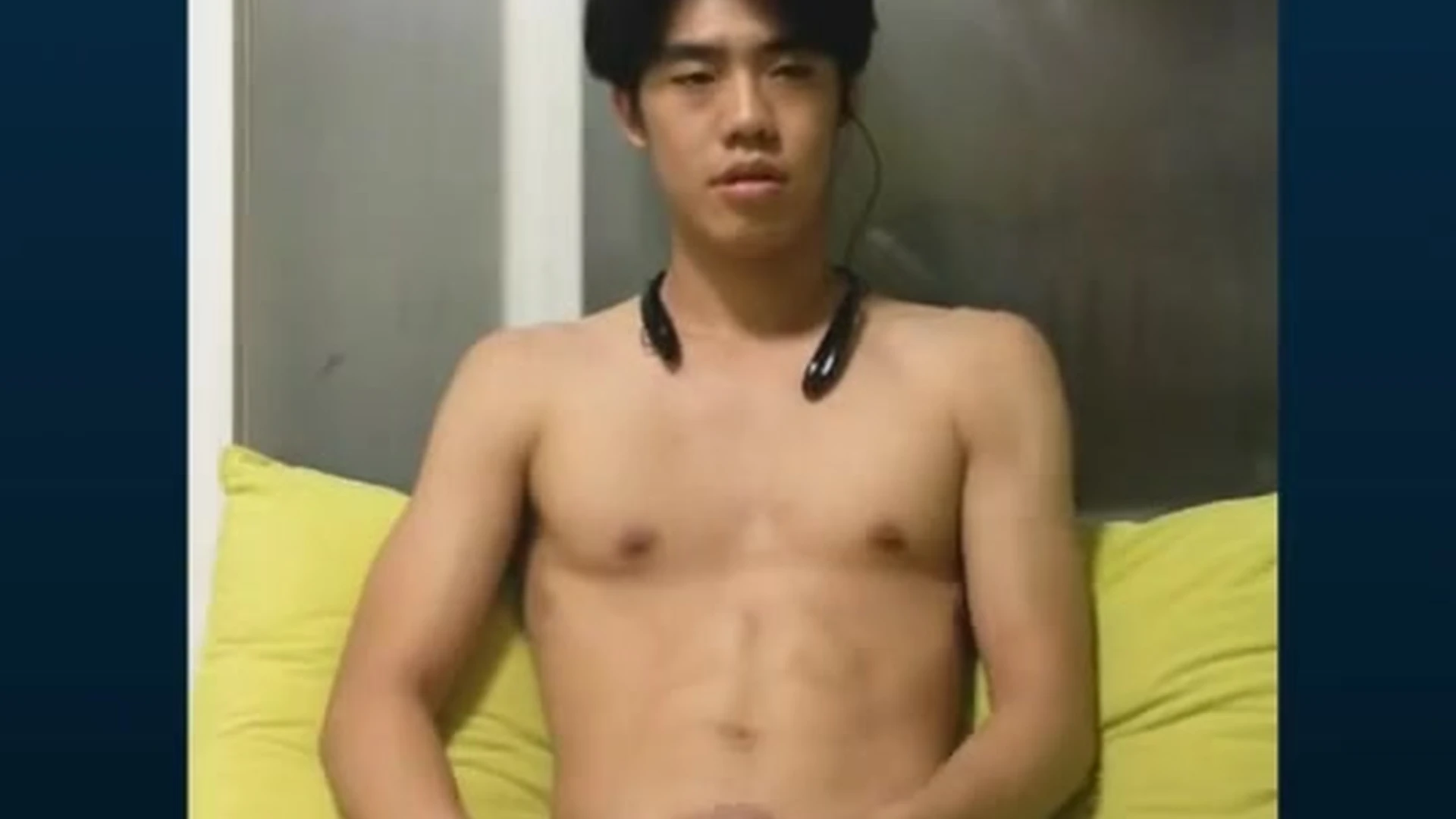 Handsome korean cums on cam