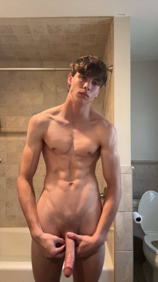 Straight Big Cock Jock Kyle Gets Baited on Webcam and Cums