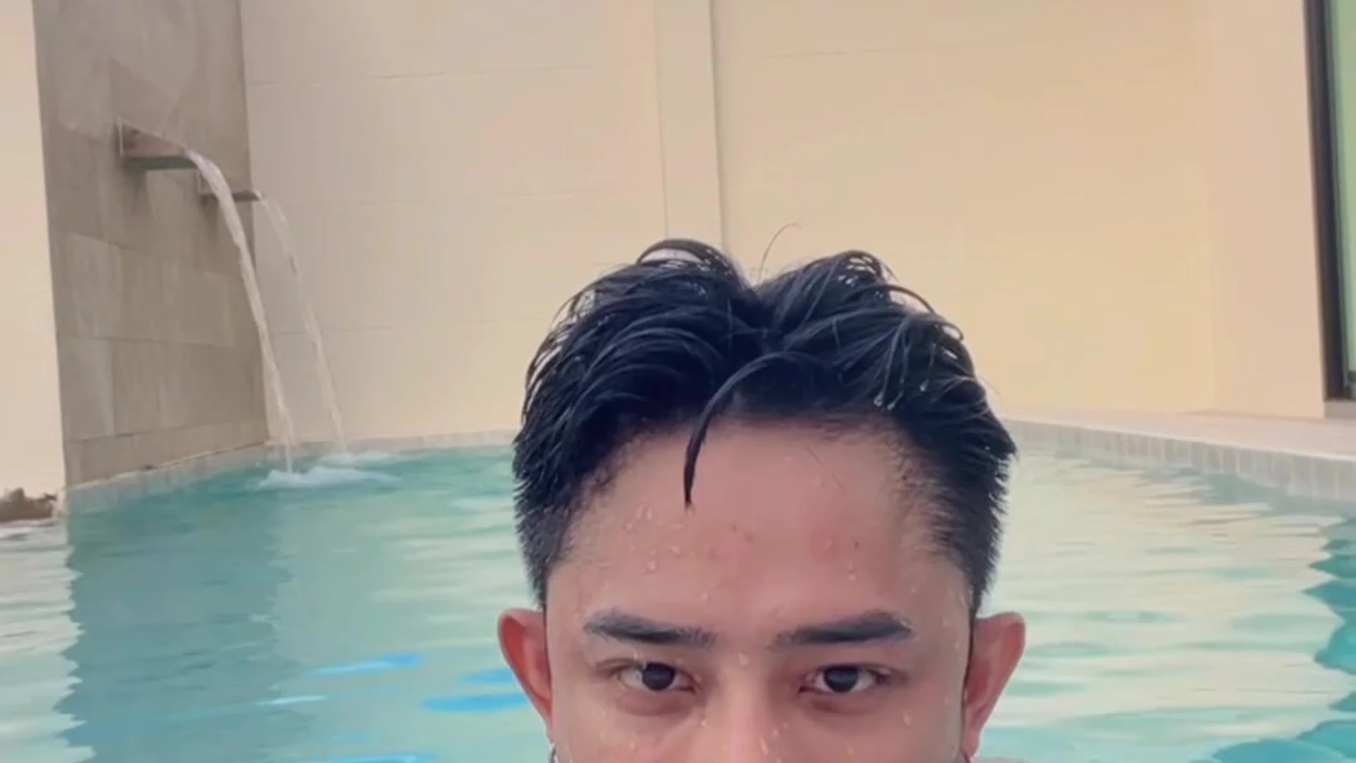 เล่นน้ำเสียว  by  bigbank2535  from OnlyFans