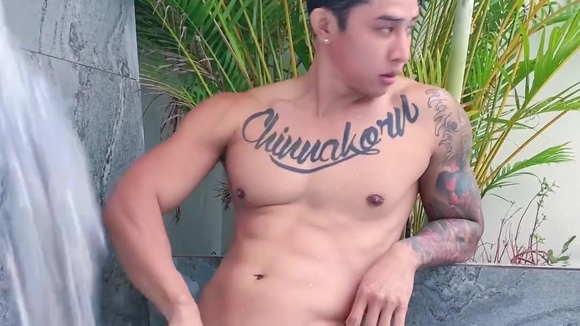 เล่นควยในสระว่ายน้ำ เสียวคนมาเห็น  by  bigbank2535  from OnlyFans