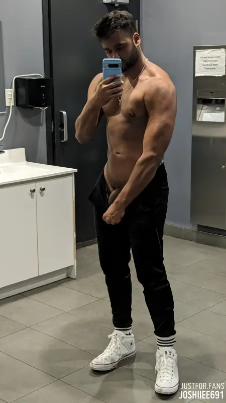 slutty hoe JERKING OFF  jff Joshiiee691 leak