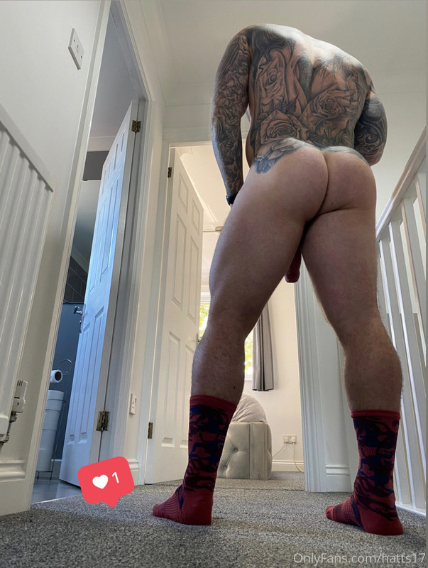 sexy personal trainer Chris Hatton nude pecs