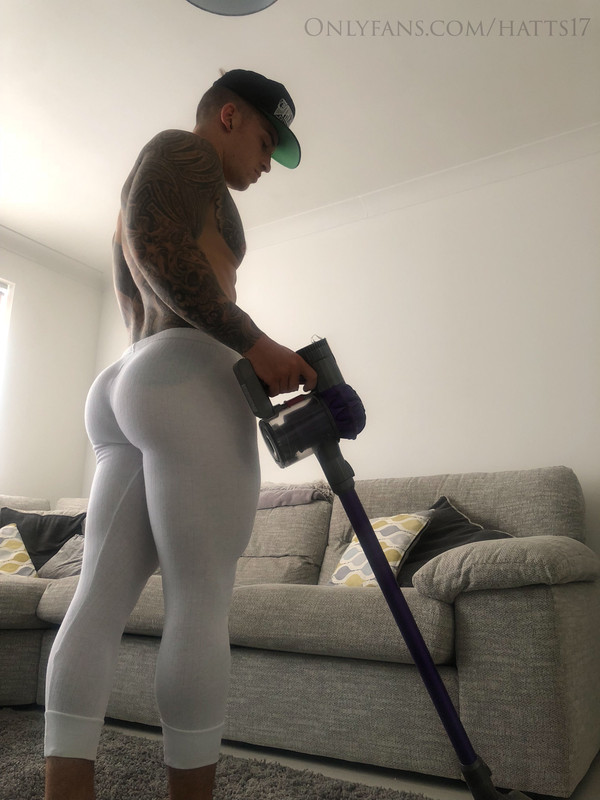 personal trainer Chris Hatton porn pic