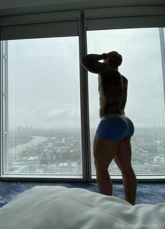 Tenacious personal trainer Chris Hatton nude pecs