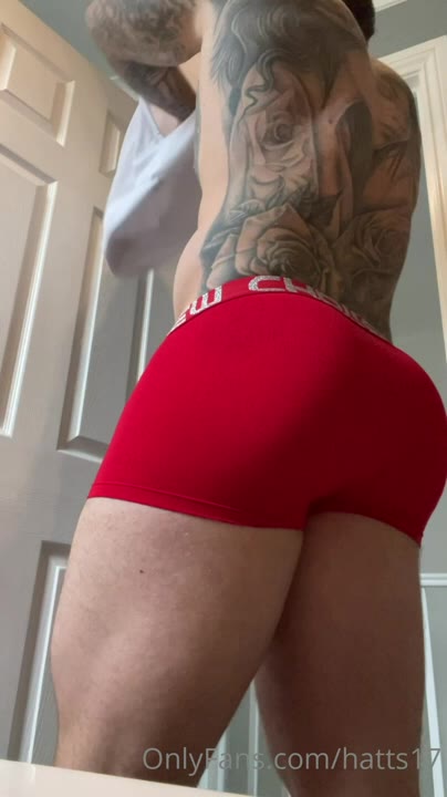 Assertive masturbating tattooed Chris Hatton onlyfams