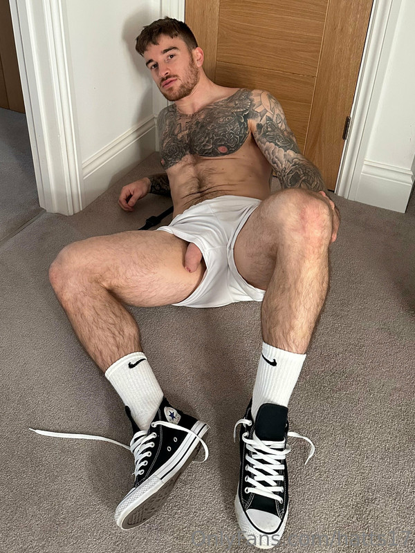 Exposed bitch boy personal trainer Chris Hatton nsfw full vid