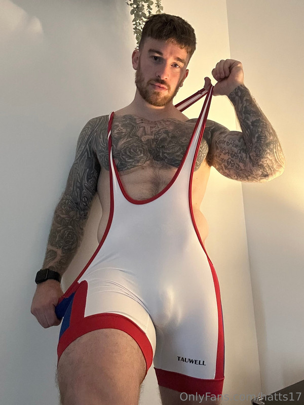 Exposed HUNG personal trainer Hatts17 nude EXPOSED