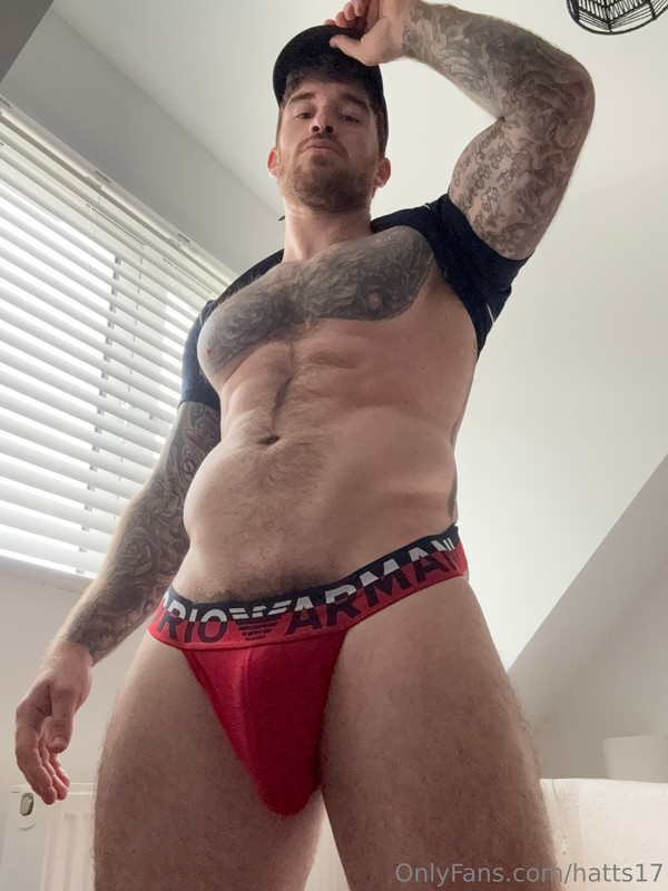 Considerate personal trainer Chris Hatton   Exclusive full video Exposed