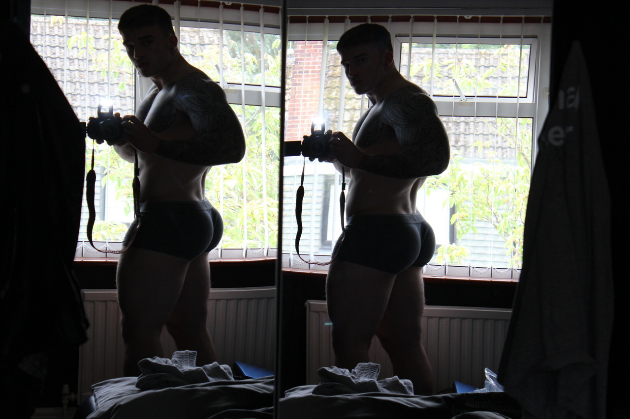 Dazzling  personal trainer Chris Hatton onlyfans EXPOSED Sensational