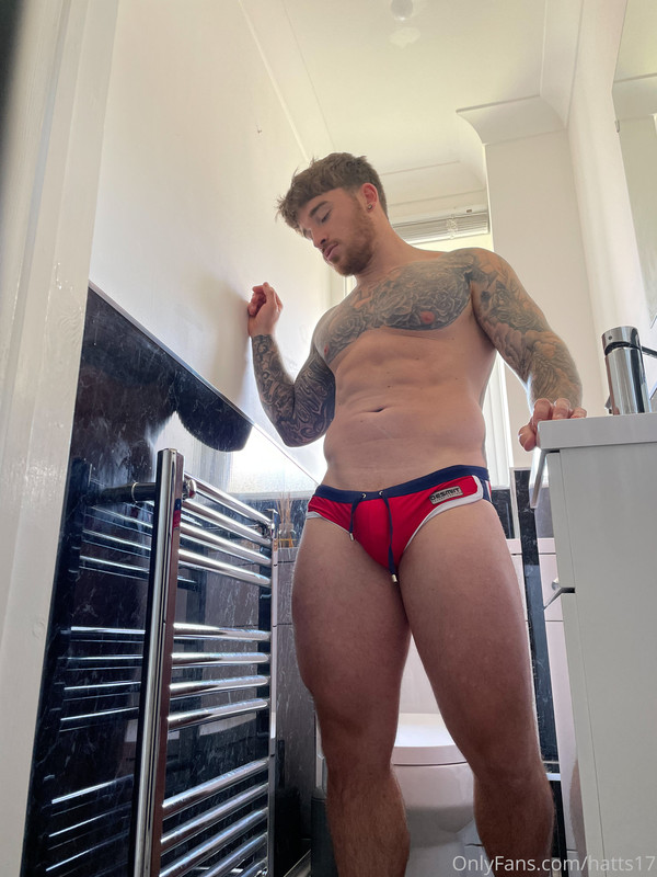 hattshealth Chris Hatton Fansly leaked Exposed