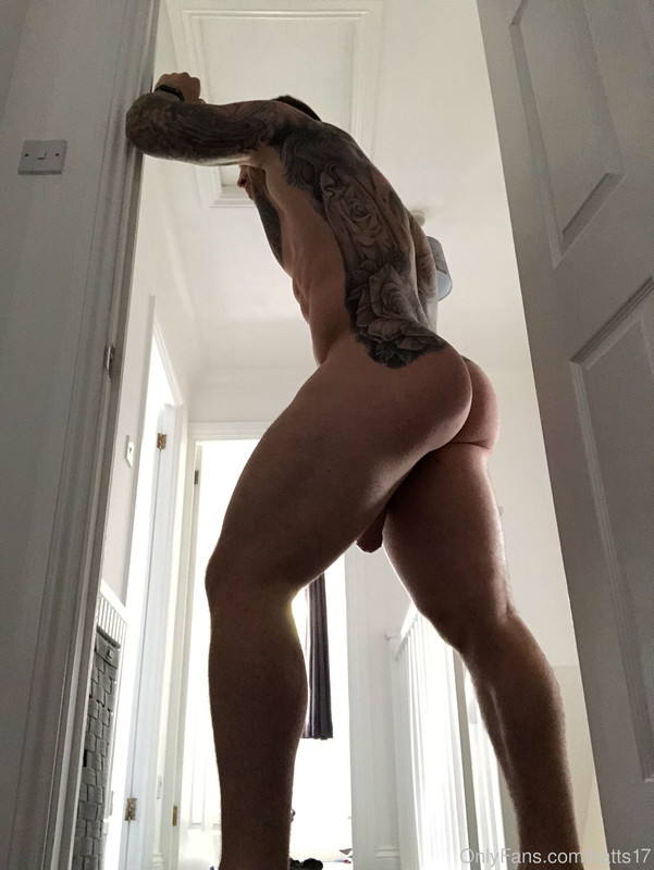 bitch boy personal trainer Chris Hatton Nude fansly