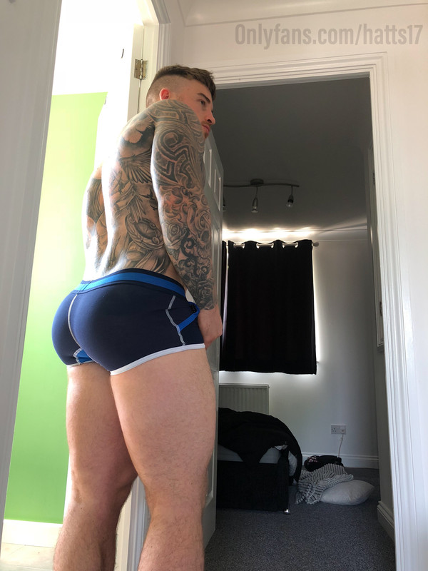 Devoted personal trainer Chris Hatton onlyfams