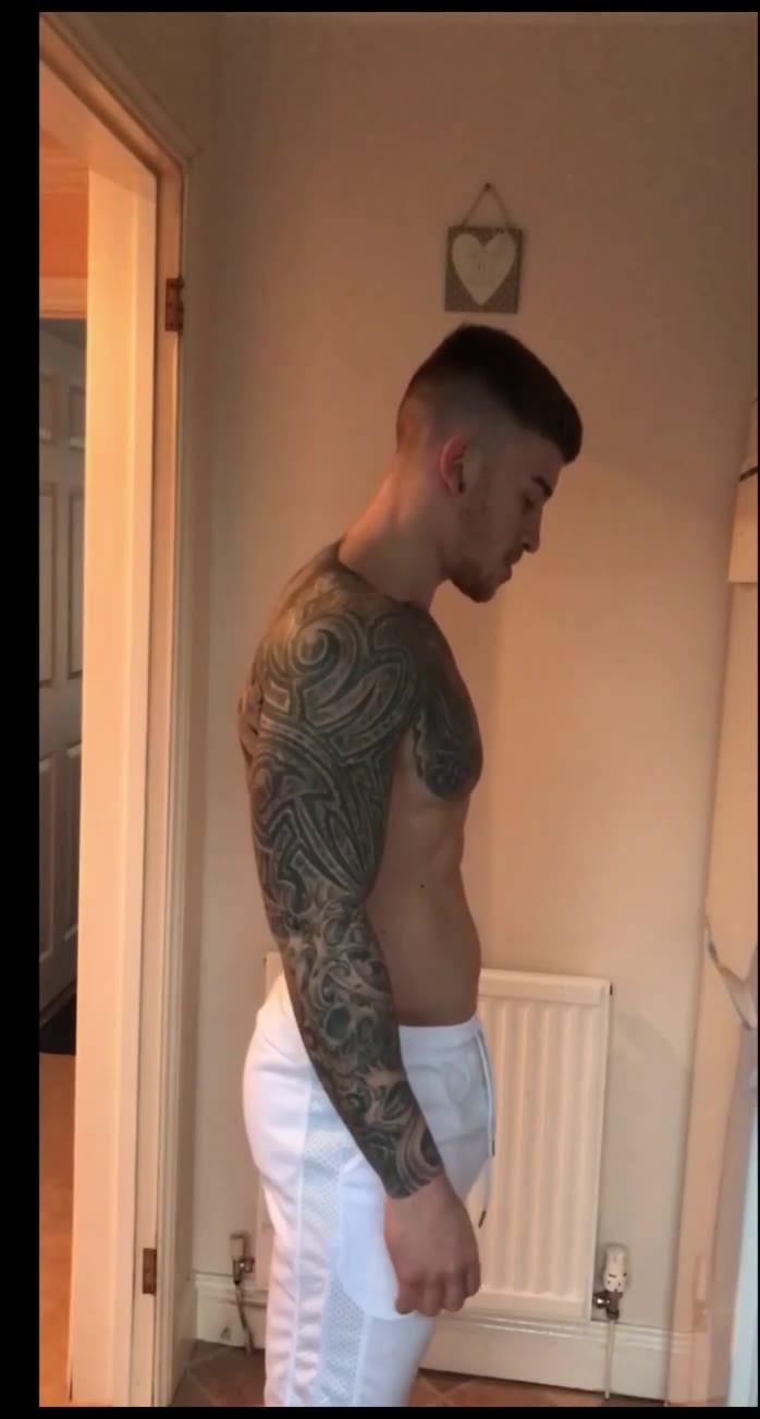 Sensational manwhore tattooed Chris Hatton onlyfans pics full vid