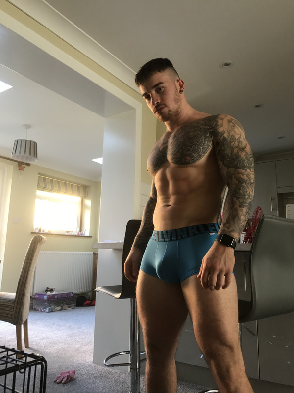 tattooed personal trainer Hatts17 Patreon leak